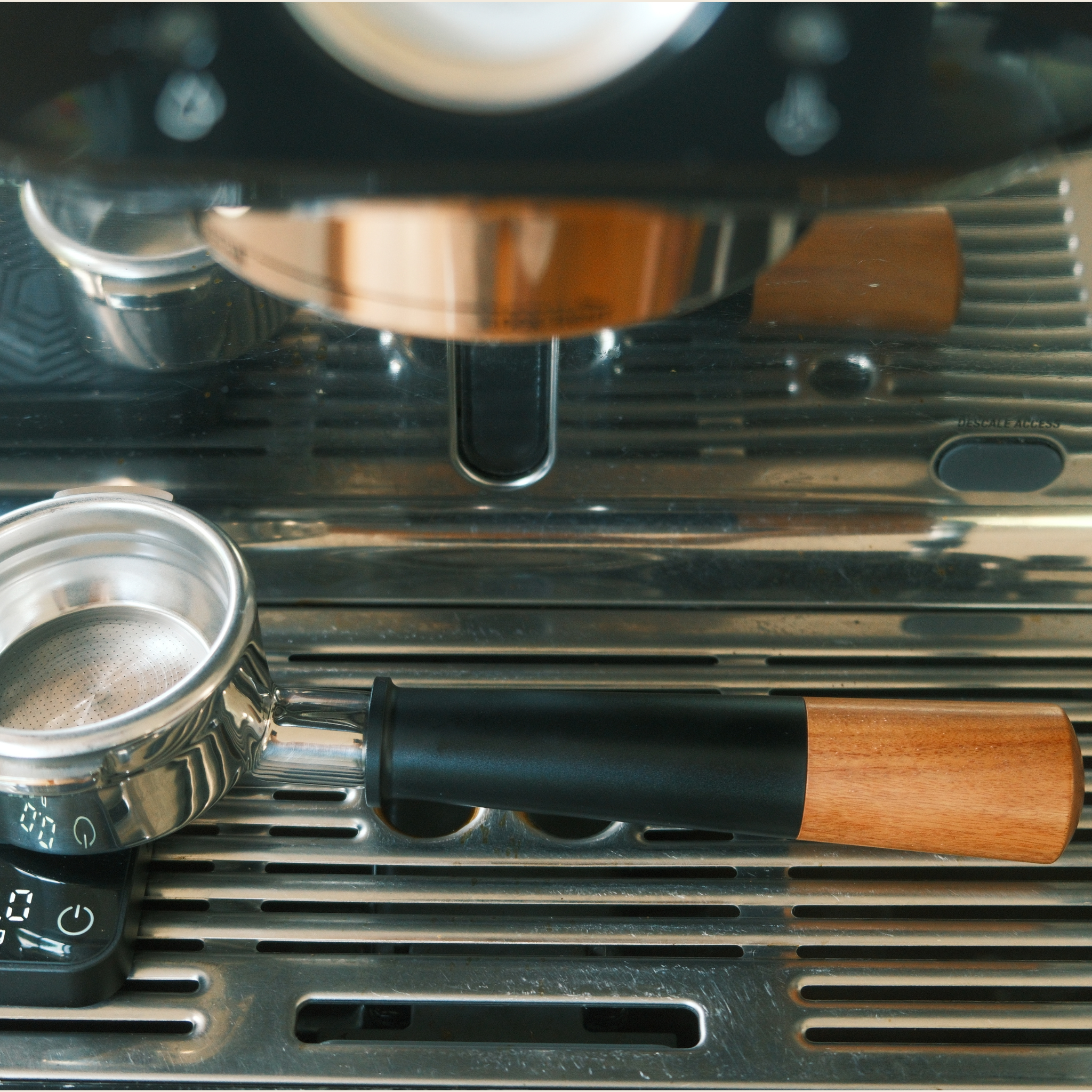 Breville 58mm Bottomless Portafilter – Aluminium & Rosewood Handle