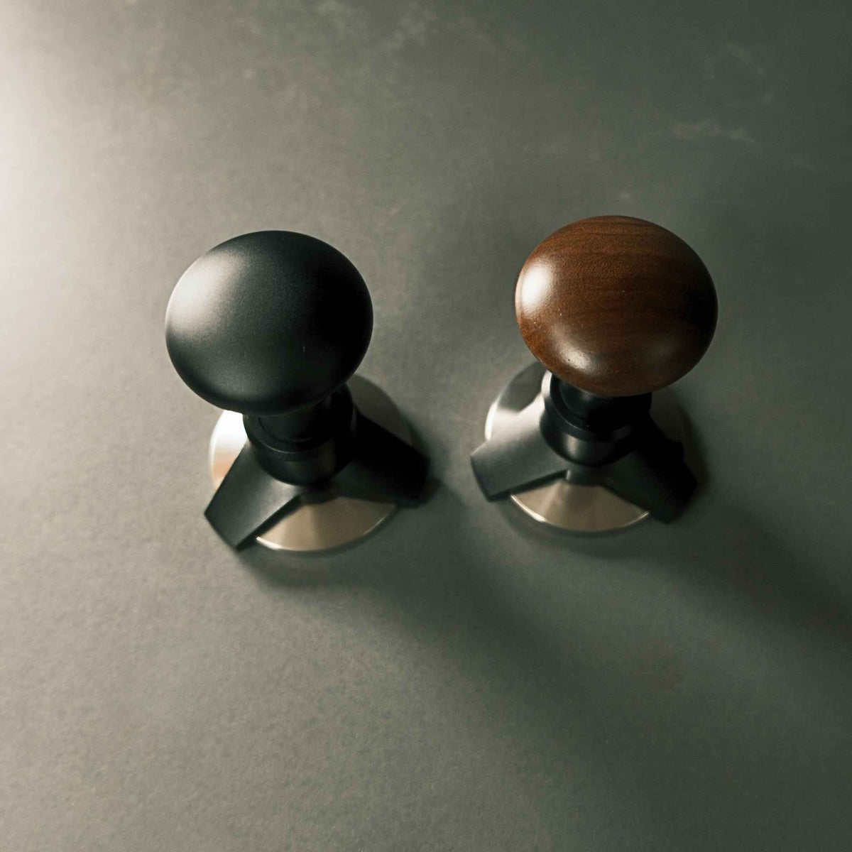 Triple-Spring Calibrated Self-Levelling Tamper - Walnut & Black
