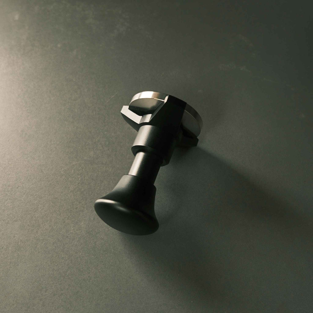 Triple-Spring Calibrated Self-Levelling Tamper - Walnut & Black